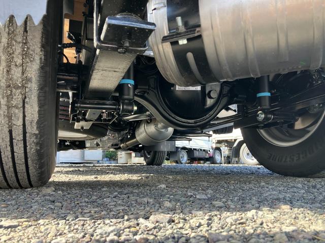 キャンター ロング全低床 積載1.5トン 6ATデュオニック2.0 登録済み未使用車 純正バックカメラ フル液晶メーター 衝突被害軽減ブレーキ スマートキー(44枚目)