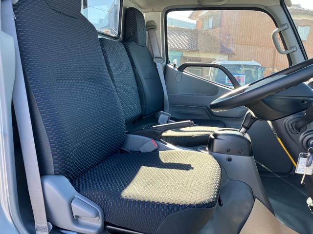 ダイナトラック 　積載１．２５トン　超低床６ＡＴ　スチールデッキ　登録済み未使用車　衝突被害軽減ブレーキ　ＬＥＤヘッドライト　バックカメラ　Ｂｌｕｅｔｏｏｔｈ連動ラジオ（7枚目）