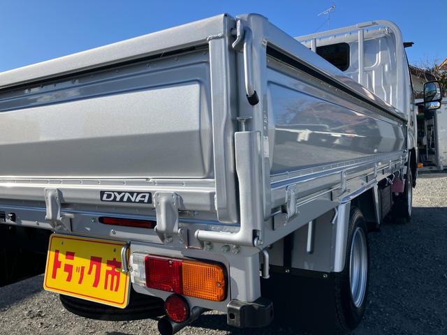 ダイナトラック 　積載１．２５トン　超低床６ＡＴ　スチールデッキ　登録済み未使用車　衝突被害軽減ブレーキ　ＬＥＤヘッドライト　バックカメラ　Ｂｌｕｅｔｏｏｔｈ連動ラジオ（16枚目）