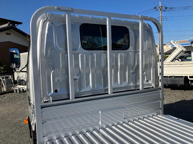 ダイナトラック 　積載１．２５トン　超低床６ＡＴ　スチールデッキ　登録済み未使用車　衝突被害軽減ブレーキ　ＬＥＤヘッドライト　バックカメラ　Ｂｌｕｅｔｏｏｔｈ連動ラジオ（24枚目）