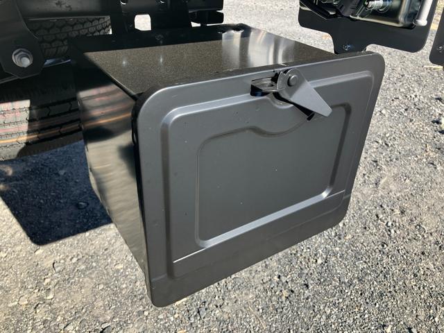 ダイナトラック 　積載１．２５トン　超低床６ＡＴ　スチールデッキ　登録済み未使用車　衝突被害軽減ブレーキ　ＬＥＤヘッドライト　バックカメラ　Ｂｌｕｅｔｏｏｔｈ連動ラジオ（25枚目）