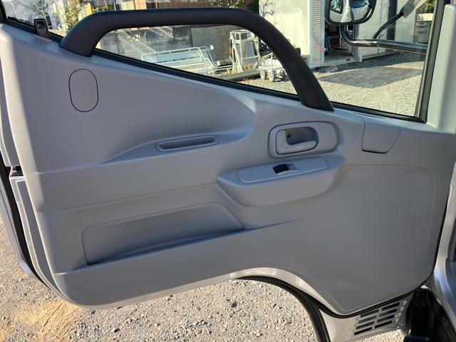 ダイナトラック 　積載１．２５トン　超低床６ＡＴ　スチールデッキ　登録済み未使用車　衝突被害軽減ブレーキ　ＬＥＤヘッドライト　バックカメラ　Ｂｌｕｅｔｏｏｔｈ連動ラジオ（30枚目）