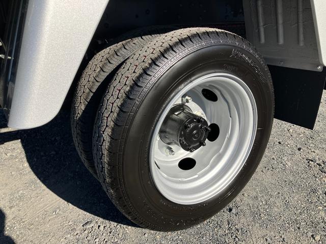 ダイナトラック 　積載１．２５トン　超低床６ＡＴ　スチールデッキ　登録済み未使用車　衝突被害軽減ブレーキ　ＬＥＤヘッドライト　バックカメラ　Ｂｌｕｅｔｏｏｔｈ連動ラジオ（46枚目）