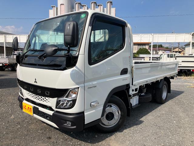 キャンター 　積載２トン　全低床６ＡＴ　登録済み未使用車　平ボディー１０尺　フル液晶メーター　衝突被害軽減ブレーキ　バックカメラ　スマートキー　ＬＥＤヘッドライト＆フォグランプ（2枚目）