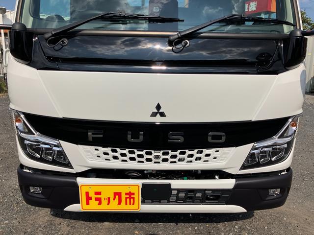 キャンター 　積載２トン　全低床６ＡＴ　登録済み未使用車　平ボディー１０尺　フル液晶メーター　衝突被害軽減ブレーキ　バックカメラ　スマートキー　ＬＥＤヘッドライト＆フォグランプ（12枚目）