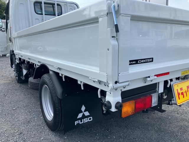 キャンター 　積載２トン　全低床６ＡＴ　登録済み未使用車　平ボディー１０尺　フル液晶メーター　衝突被害軽減ブレーキ　バックカメラ　スマートキー　ＬＥＤヘッドライト＆フォグランプ（21枚目）