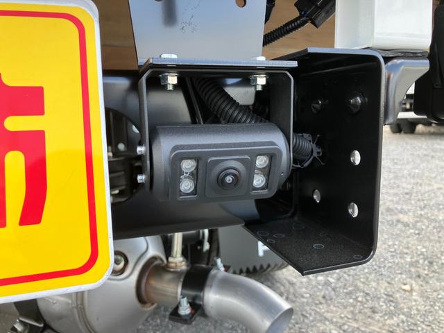 キャンター 　積載２トン　全低床６ＡＴ　登録済み未使用車　平ボディー１０尺　フル液晶メーター　衝突被害軽減ブレーキ　バックカメラ　スマートキー　ＬＥＤヘッドライト＆フォグランプ（26枚目）