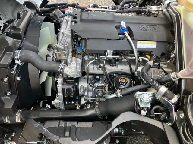 キャンター 　積載２トン　全低床６ＡＴ　登録済み未使用車　平ボディー１０尺　フル液晶メーター　衝突被害軽減ブレーキ　バックカメラ　スマートキー　ＬＥＤヘッドライト＆フォグランプ（42枚目）