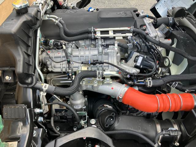 キャンター 　積載２トン　全低床６ＡＴ　登録済み未使用車　平ボディー１０尺　フル液晶メーター　衝突被害軽減ブレーキ　バックカメラ　スマートキー　ＬＥＤヘッドライト＆フォグランプ（43枚目）