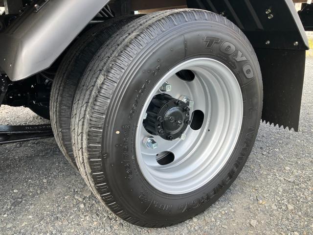 キャンター 　積載２トン　全低床６ＡＴ　登録済み未使用車　平ボディー１０尺　フル液晶メーター　衝突被害軽減ブレーキ　バックカメラ　スマートキー　ＬＥＤヘッドライト＆フォグランプ（48枚目）