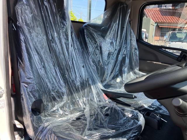 キャンター 　積載３トン　全低床垂直パワーゲート　６ＡＴデュオニック２．０　業務未使用　プラットホーム長１０００ｍｍ　最大昇降荷重６００ｋｇ　フル液晶メーターモデル（7枚目）