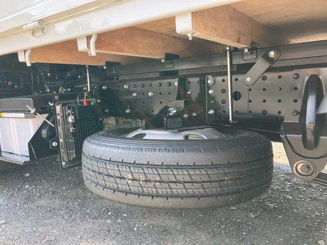 キャンター 　積載３トン　全低床垂直パワーゲート　６ＡＴデュオニック２．０　業務未使用　プラットホーム長１０００ｍｍ　最大昇降荷重６００ｋｇ　フル液晶メーターモデル（44枚目）