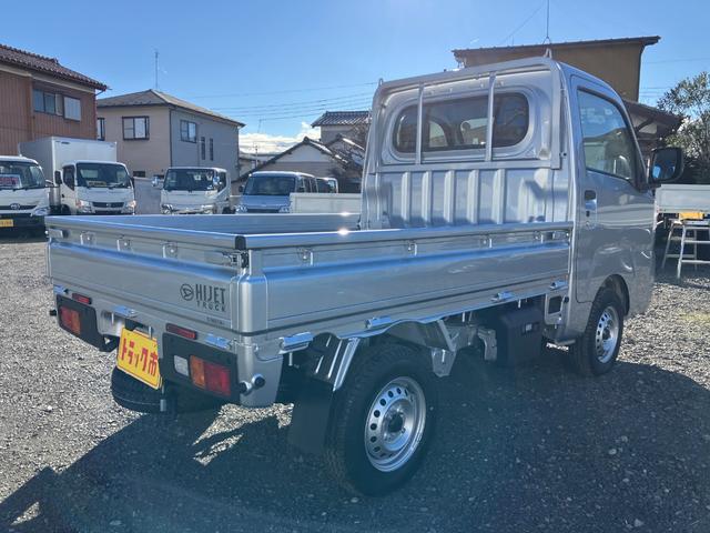 ハイゼットトラック スタンダード　ＬＥＤ省力パック　届出済み未使用車　４ＷＤ　スマートキー　衝突被害軽減ブレーキ　電動格納ミラー　パワーウィンドウ　ＬＥＤヘッドライト＆フォグランプ（3枚目）
