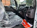 キャンター 　積載２トン　全低床６ＡＴ　登録済み未使用車　平ボディー１０尺　フル液晶メーター　衝突被害軽減ブレーキ　バックカメラ　スマートキー　ＬＥＤヘッドライト＆フォグランプ（5枚目）