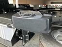 　積載２トン　全低床６ＡＴ　登録済み未使用車　平ボディー１０尺　フル液晶メーター　衝突被害軽減ブレーキ　バックカメラ　スマートキー　ＬＥＤヘッドライト＆フォグランプ（27枚目）