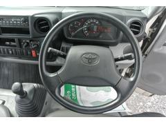 運転席エアバッグで衝突時のドライバーの被害を軽減します！ 5