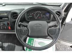 運転席エアバッグ付きで乗員の衝突事故時のドライバーの被害を損傷します！ 5