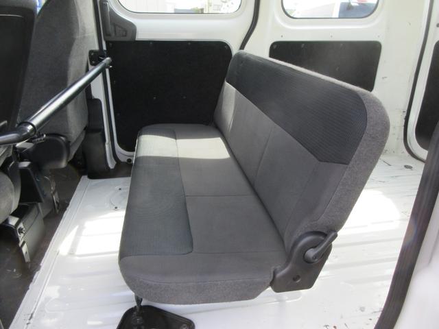 ＮＶ２００バネットバン ＤＸ　ＤＸ　５ドア　オートマ　ＡＢＳ　Ｄ席エアバック　集中ドア　キーレス　ＥＴＣ　社外ナビＴＶ　ワンセグ　６００Ｋｇ積載（15枚目）