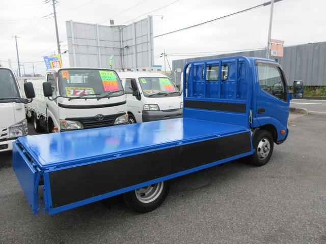 デュトロ 全低床　フルジャストロー　Ｗタイヤ　三方開き　Ｆ５速　ＡＢＳ　Ｄ席エアバック　集中ドア　ＥＴＣ　左側電動格納ミラー　荷台床鉄板張り　ワンオーナー　２０００Ｋｇ積載（16枚目）