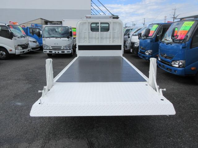 トヨエース フルジャストロー パワーゲート フルジャストロー 低床 Wタイヤ 三方開き F5速 D席エアバック 集中ドア ETC 荷台板張り 極東製600Kg型アームゲート 1500Kg積載(17枚目)