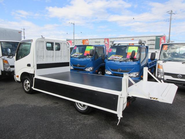 トヨエース フルジャストロー パワーゲート フルジャストロー 低床 Wタイヤ 三方開き F5速 D席エアバック 集中ドア ETC 荷台板張り 極東製600Kg型アームゲート 1500Kg積載(19枚目)