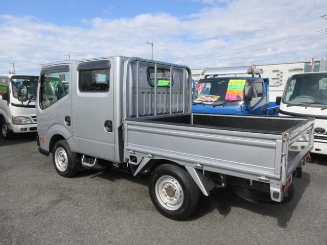 アトラストラック WキャブショートフルスーパーローDX Wキャブ 三方開き シングルタイヤ オートマ ABS D席エアバック 集中ドア キーレス ETC 左側電動格納ミラー 荷台板張り 1150Kg積載(9枚目)