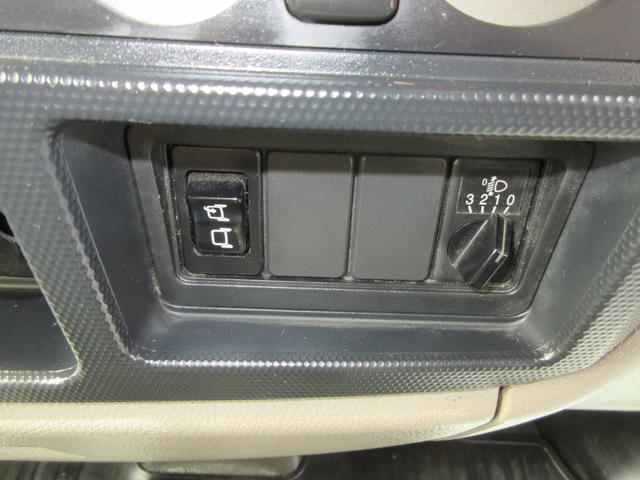 アトラストラック WキャブショートフルスーパーローDX Wキャブ 三方開き シングルタイヤ オートマ ABS D席エアバック 集中ドア キーレス ETC 左側電動格納ミラー 荷台板張り 1150Kg積載(17枚目)