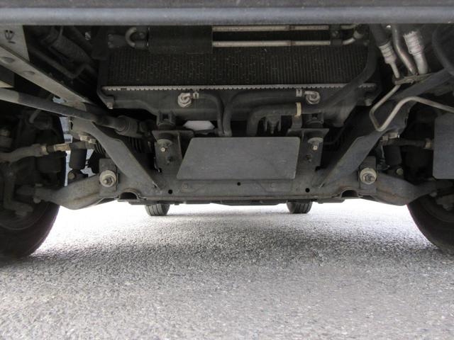 アトラストラック WキャブショートフルスーパーローDX Wキャブ 三方開き シングルタイヤ オートマ ABS D席エアバック 集中ドア キーレス ETC 左側電動格納ミラー 荷台板張り 1150Kg積載(24枚目)