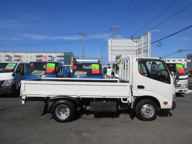 ダイナトラック フルジャストロー　フルジャストロー　Ｗタイヤ　三方開き　オートマ　ＡＢＳ　Ｄ席エアバック　集中ドア　ＥＴＣ　アイドリングストップ　社外ナビＴＶ　荷台板張り　２０００Ｋｇ積載（4枚目）