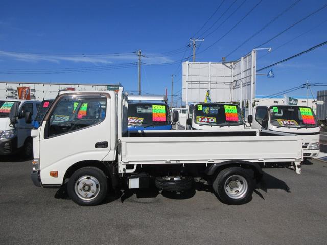 ダイナトラック フルジャストロー　フルジャストロー　Ｗタイヤ　三方開き　オートマ　ＡＢＳ　Ｄ席エアバック　集中ドア　ＥＴＣ　アイドリングストップ　社外ナビＴＶ　荷台板張り　２０００Ｋｇ積載（5枚目）