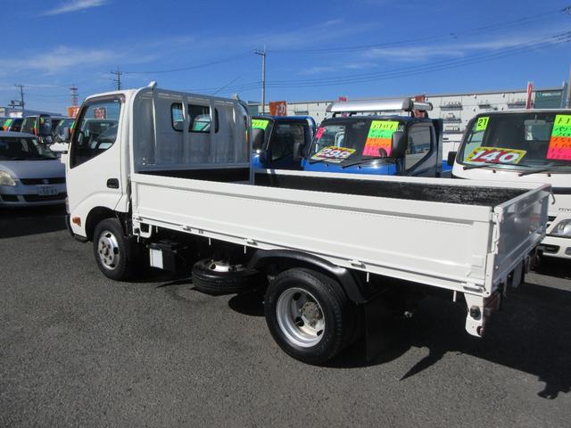 ダイナトラック フルジャストロー　フルジャストロー　Ｗタイヤ　三方開き　オートマ　ＡＢＳ　Ｄ席エアバック　集中ドア　ＥＴＣ　アイドリングストップ　社外ナビＴＶ　荷台板張り　２０００Ｋｇ積載（9枚目）
