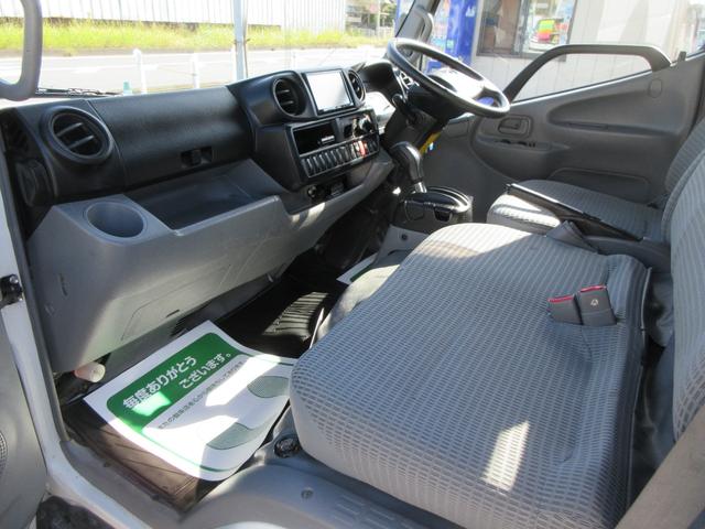 ダイナトラック フルジャストロー　フルジャストロー　Ｗタイヤ　三方開き　オートマ　ＡＢＳ　Ｄ席エアバック　集中ドア　ＥＴＣ　アイドリングストップ　社外ナビＴＶ　荷台板張り　２０００Ｋｇ積載（12枚目）