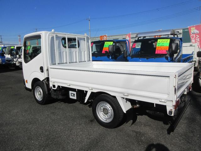 アトラストラック フルスーパーロー　フルスーパーロー　シングルタイヤ　三方開き　Ｆ５速　ＡＢＳ　Ｄ席エアバック　集中ドア　キーレス　ＥＴＣ　左側電動格納ミラー　スチールデッキ　１５００Ｋｇ積載（9枚目）