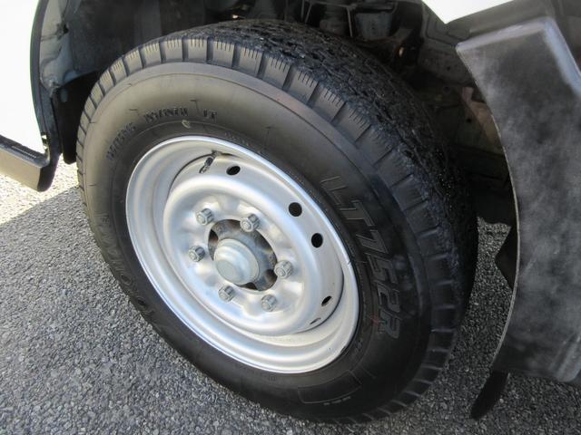 アトラストラック フルスーパーロー　フルスーパーロー　シングルタイヤ　三方開き　Ｆ５速　ＡＢＳ　Ｄ席エアバック　集中ドア　キーレス　ＥＴＣ　左側電動格納ミラー　スチールデッキ　１５００Ｋｇ積載（21枚目）