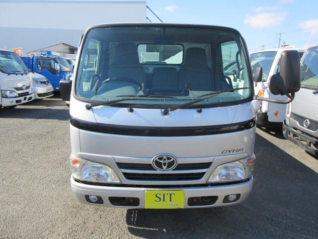 ダイナトラック ジャストロー　ジャストロー　低床　Ｗタイヤ　三方開き　Ｆ５速　ＡＢＳ　Ｗエアバッグ　集中ドア　ＥＴＣ　社外ナビＴＶ　フルセグ　荷台板張り　車両総重量３２８５Ｋｇ　１５００Ｋｇ積載（2枚目）