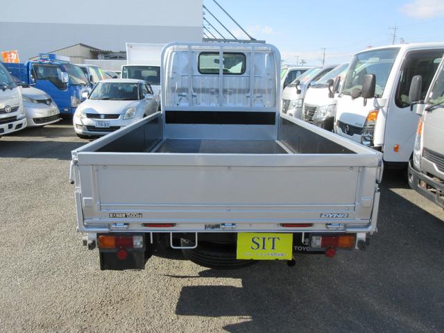 ダイナトラック ジャストロー　ジャストロー　低床　Ｗタイヤ　三方開き　Ｆ５速　ＡＢＳ　Ｗエアバッグ　集中ドア　ＥＴＣ　社外ナビＴＶ　フルセグ　荷台板張り　車両総重量３２８５Ｋｇ　１５００Ｋｇ積載（3枚目）