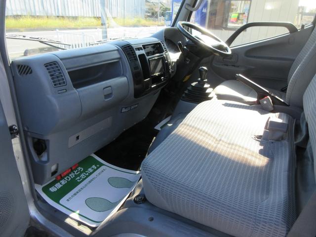 ダイナトラック ジャストロー　ジャストロー　低床　Ｗタイヤ　三方開き　Ｆ５速　ＡＢＳ　Ｗエアバッグ　集中ドア　ＥＴＣ　社外ナビＴＶ　フルセグ　荷台板張り　車両総重量３２８５Ｋｇ　１５００Ｋｇ積載（12枚目）