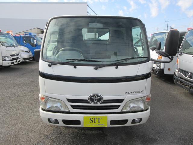 トヨエース Ｓシングルジャストロー　スーパーシングルジャストロー　低床　三方開き　シングルタイヤ　オートマ　Ｄ席エアバッグ　集中ドア　キーレス　ＥＴＣ　社外ナビＴＶ　バックカメラ　荷台後付板張り　車両総重量３１２５Ｋｇ　１２５０Ｋｇ積載（2枚目）