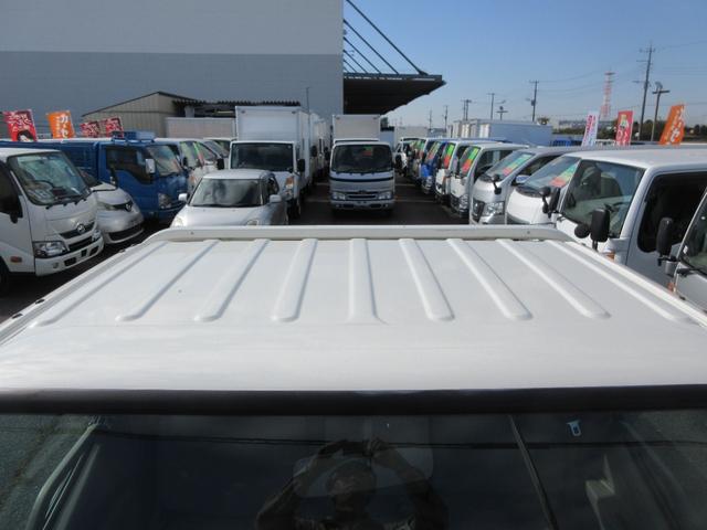 トヨエース Ｓシングルジャストロー　スーパーシングルジャストロー　低床　三方開き　シングルタイヤ　オートマ　Ｄ席エアバッグ　集中ドア　キーレス　ＥＴＣ　社外ナビＴＶ　バックカメラ　荷台後付板張り　車両総重量３１２５Ｋｇ　１２５０Ｋｇ積載（10枚目）