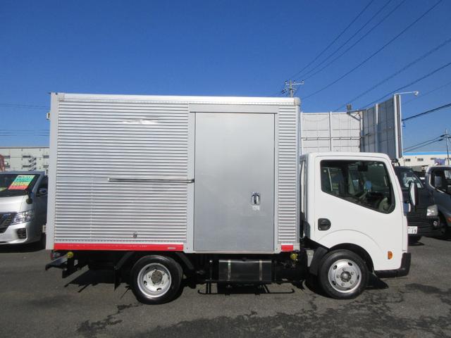 アトラストラック フルスーパーロー　アルミバン　フルスーパーロー　Ｗタイヤ　Ｆ６速　ＡＢＳ　Ｄ席エアバッグ　集中ドア　キーレス　ＥＴＣ　左側電動格納ミラー　バックモニター　荷箱３枚扉　荷箱サイドドア　荷箱内寸高さ１９０幅１７８長さ３１５（4枚目）