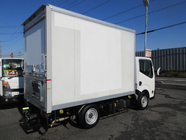 アトラストラック フルスーパーロー　パネルバン　シングルタイヤ　オートマ　ＡＢＳ　Ｄ席エアバッグ　集中ドア　キーレス　左側電動格納ミラー　バックモニター　ラッシングレール１段　車両総重量３３６５Ｋｇ　１２００Ｋｇ積載（8枚目）