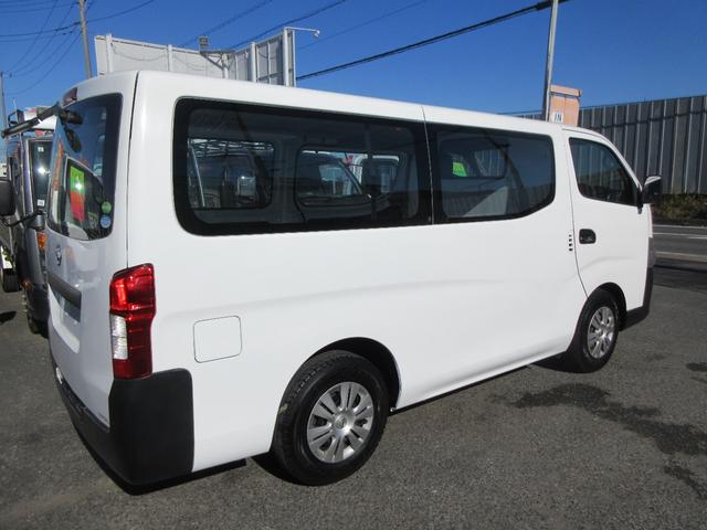 ＮＶ３５０キャラバンバン ロングＤＸ　ＤＸ　低床　３人乗り　オートマ　ＡＢＳ　Ｄ席エアバッグ　集中ドア　キーレス　１２５０Ｋｇ積載（8枚目）