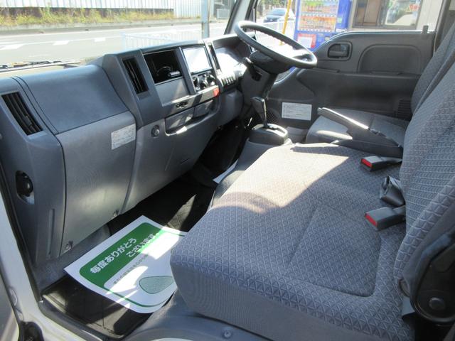タイタントラック ワイドロー ワイドロー 低床 Wタイヤ 三方開き オートマ ABS Wエアバッグ 集中ドア キーレス ETC 左側電動格納ミラー アイドリングストップ 社外ナビTV 荷台床鉄板張り 2000Kg積載(12枚目)