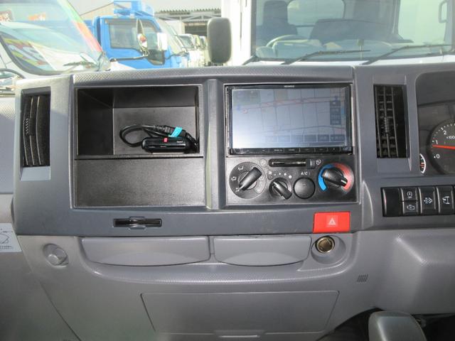 タイタントラック ワイドロー ワイドロー 低床 Wタイヤ 三方開き オートマ ABS Wエアバッグ 集中ドア キーレス ETC 左側電動格納ミラー アイドリングストップ 社外ナビTV 荷台床鉄板張り 2000Kg積載(14枚目)