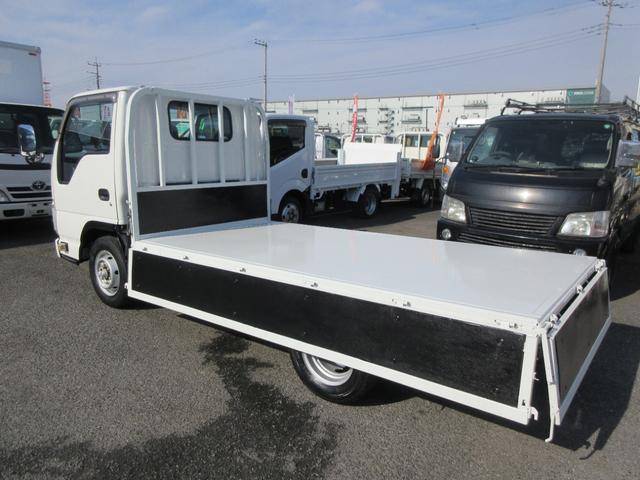 タイタントラック ワイドロー ワイドロー 低床 Wタイヤ 三方開き オートマ ABS Wエアバッグ 集中ドア キーレス ETC 左側電動格納ミラー アイドリングストップ 社外ナビTV 荷台床鉄板張り 2000Kg積載(21枚目)