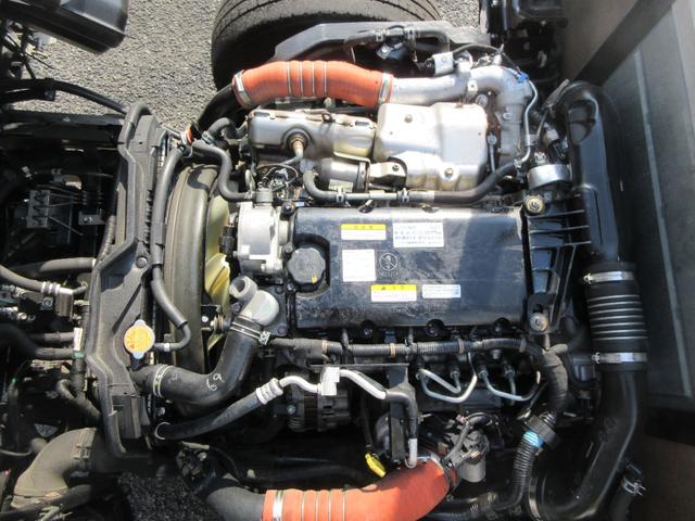 タイタントラック ワイドロー ワイドロー 低床 Wタイヤ 三方開き オートマ ABS Wエアバッグ 集中ドア キーレス ETC 左側電動格納ミラー アイドリングストップ 社外ナビTV 荷台床鉄板張り 2000Kg積載(26枚目)