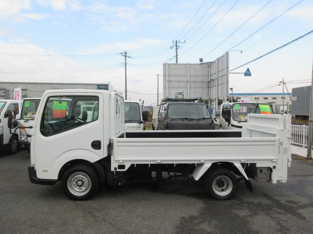 アトラストラック スーパーロー パワーゲート スーパーロー 低床 Wタイヤ F5速 ABS D席エアバッグ 集中ドア 左電格ミラー 極東製600Kg型垂直ゲート 2段式ゲート 荷台板張り 車両総重量3490Kg 1500Kg積載(5枚目)