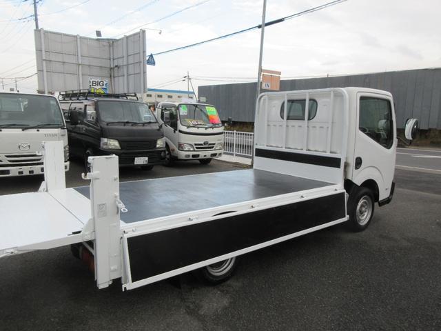 アトラストラック スーパーロー パワーゲート スーパーロー 低床 Wタイヤ F5速 ABS D席エアバッグ 集中ドア 左電格ミラー 極東製600Kg型垂直ゲート 2段式ゲート 荷台板張り 車両総重量3490Kg 1500Kg積載(19枚目)