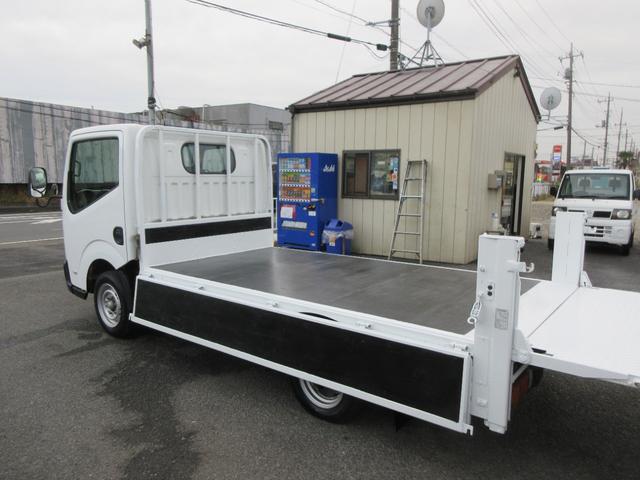 アトラストラック スーパーロー パワーゲート スーパーロー 低床 Wタイヤ F5速 ABS D席エアバッグ 集中ドア 左電格ミラー 極東製600Kg型垂直ゲート 2段式ゲート 荷台板張り 車両総重量3490Kg 1500Kg積載(20枚目)
