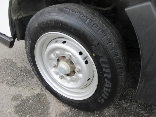 アトラストラック スーパーロー パワーゲート スーパーロー 低床 Wタイヤ F5速 ABS D席エアバッグ 集中ドア 左電格ミラー 極東製600Kg型垂直ゲート 2段式ゲート 荷台板張り 車両総重量3490Kg 1500Kg積載(27枚目)